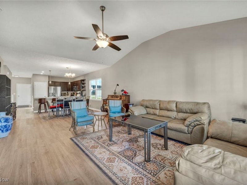 130 W Spring Drive, Elyria, OH 44035 Photo 7