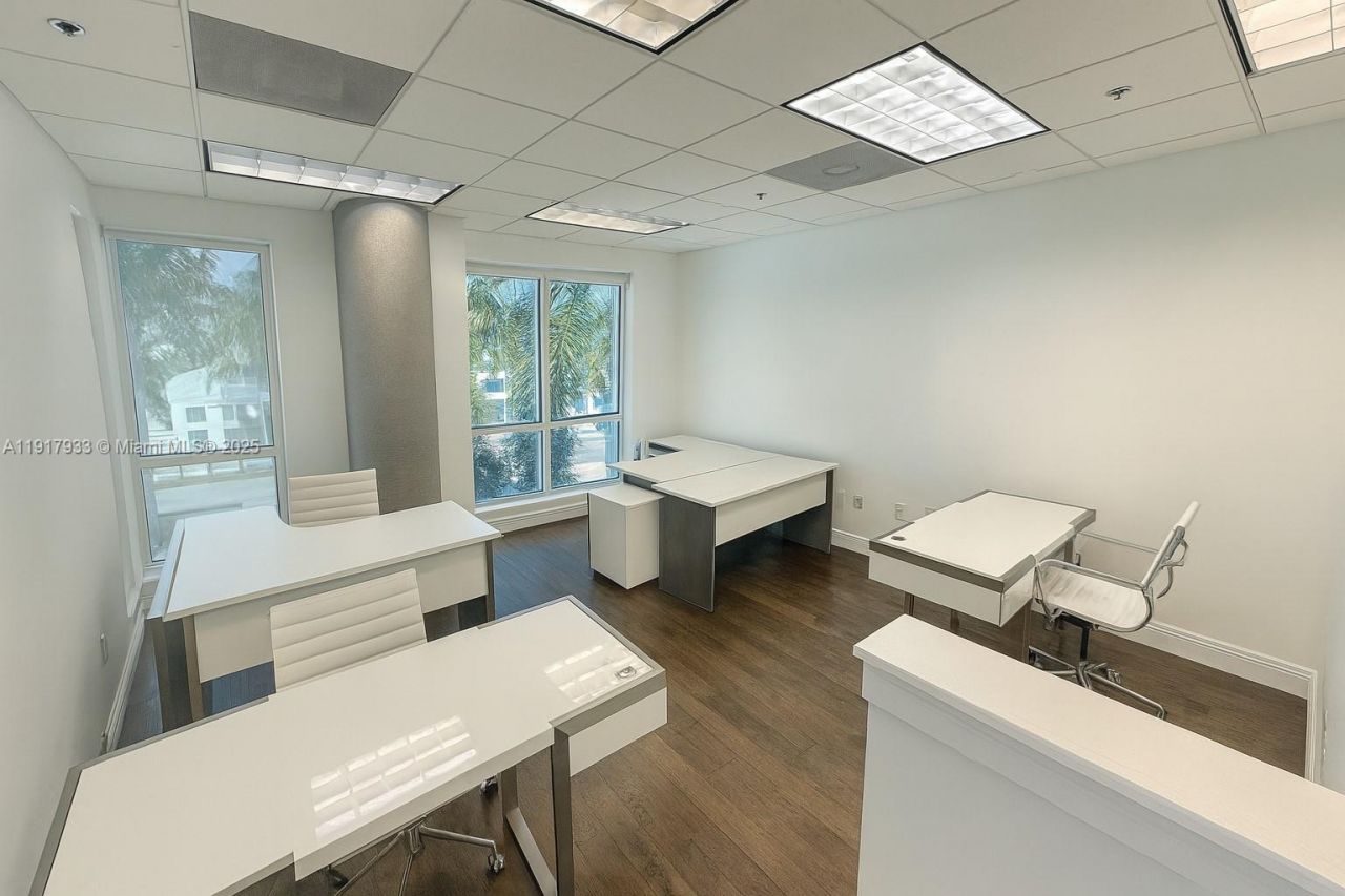 1000 5th St, Unit 304, Miami Beach, FL 33139 Photo