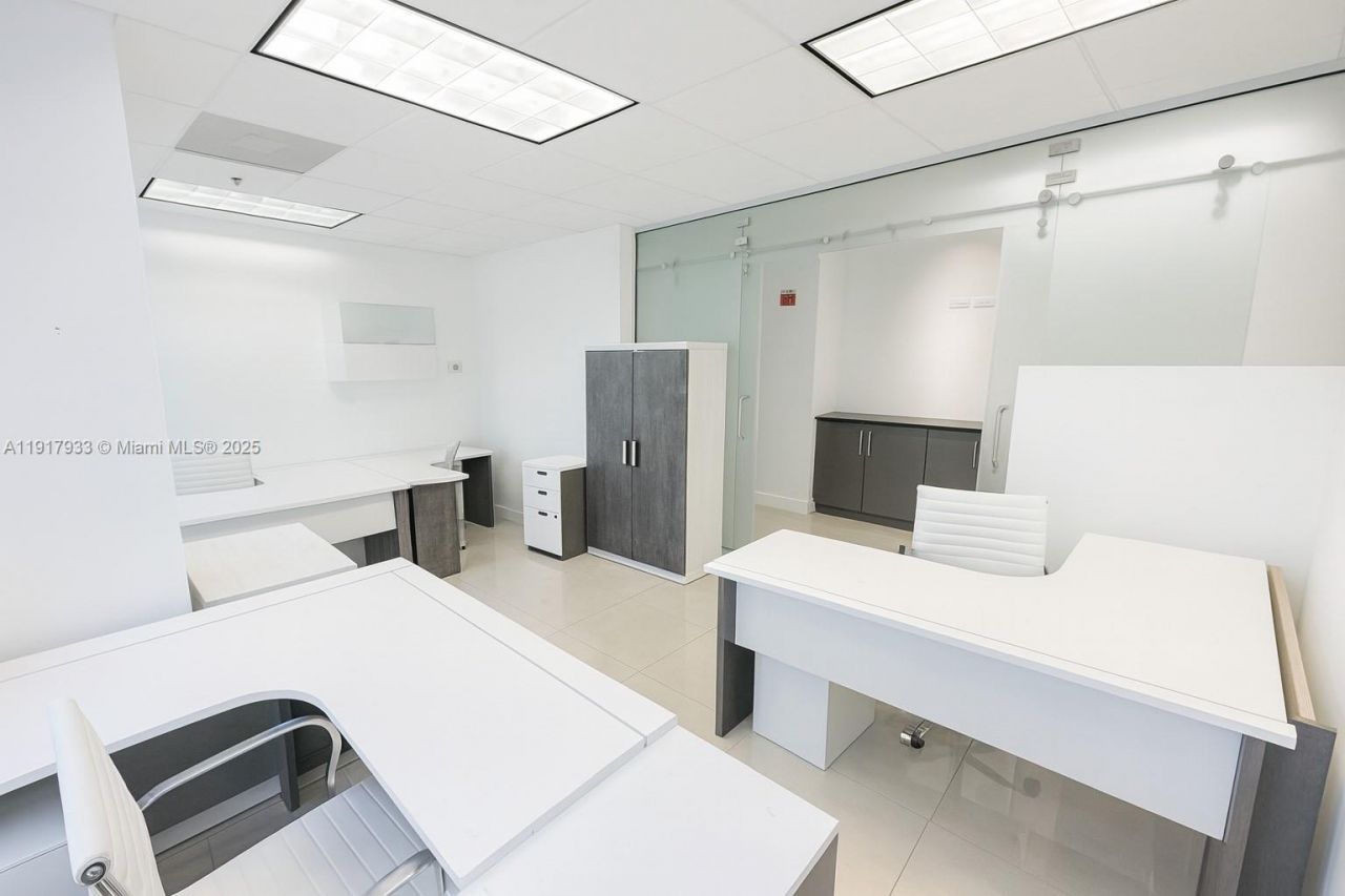 1000 5th St, Unit 304, Miami Beach, FL 33139 Photo