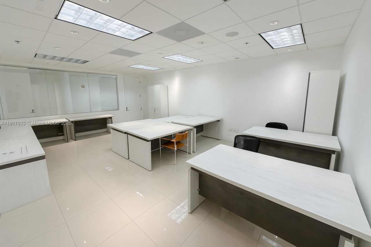 1000 5th St, Unit 304, Miami Beach, FL 33139 Photo