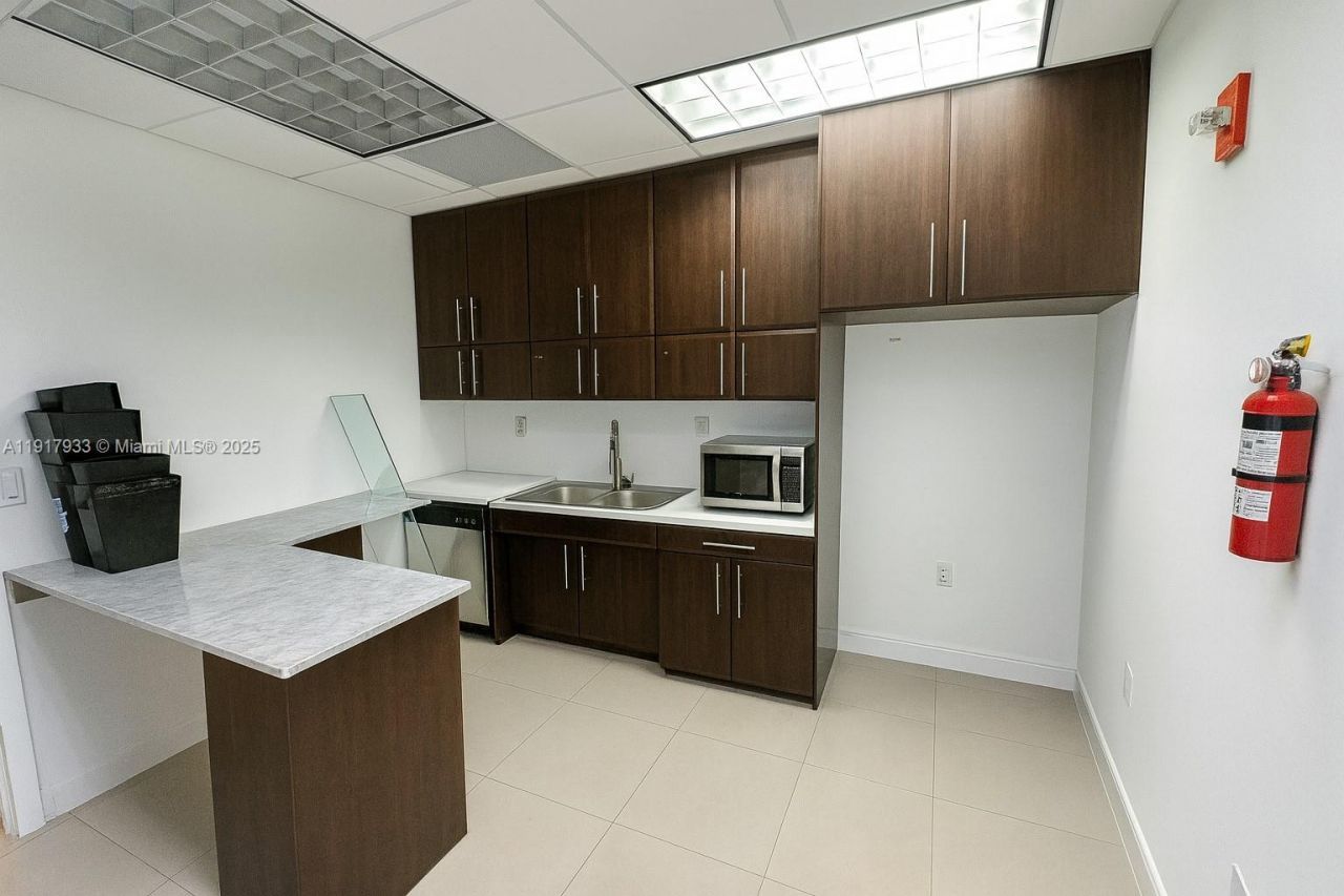 1000 5th St, Unit 304, Miami Beach, FL 33139 Photo