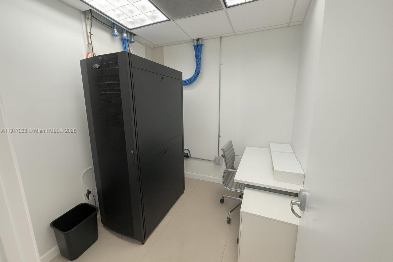 1000 5th St, Unit 304, Miami Beach, FL 33139 Photo