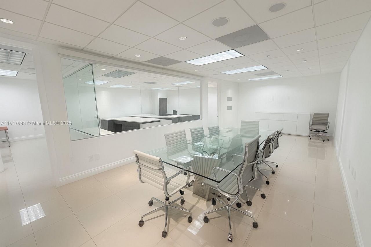 1000 5th St, Unit 304, Miami Beach, FL 33139 Photo