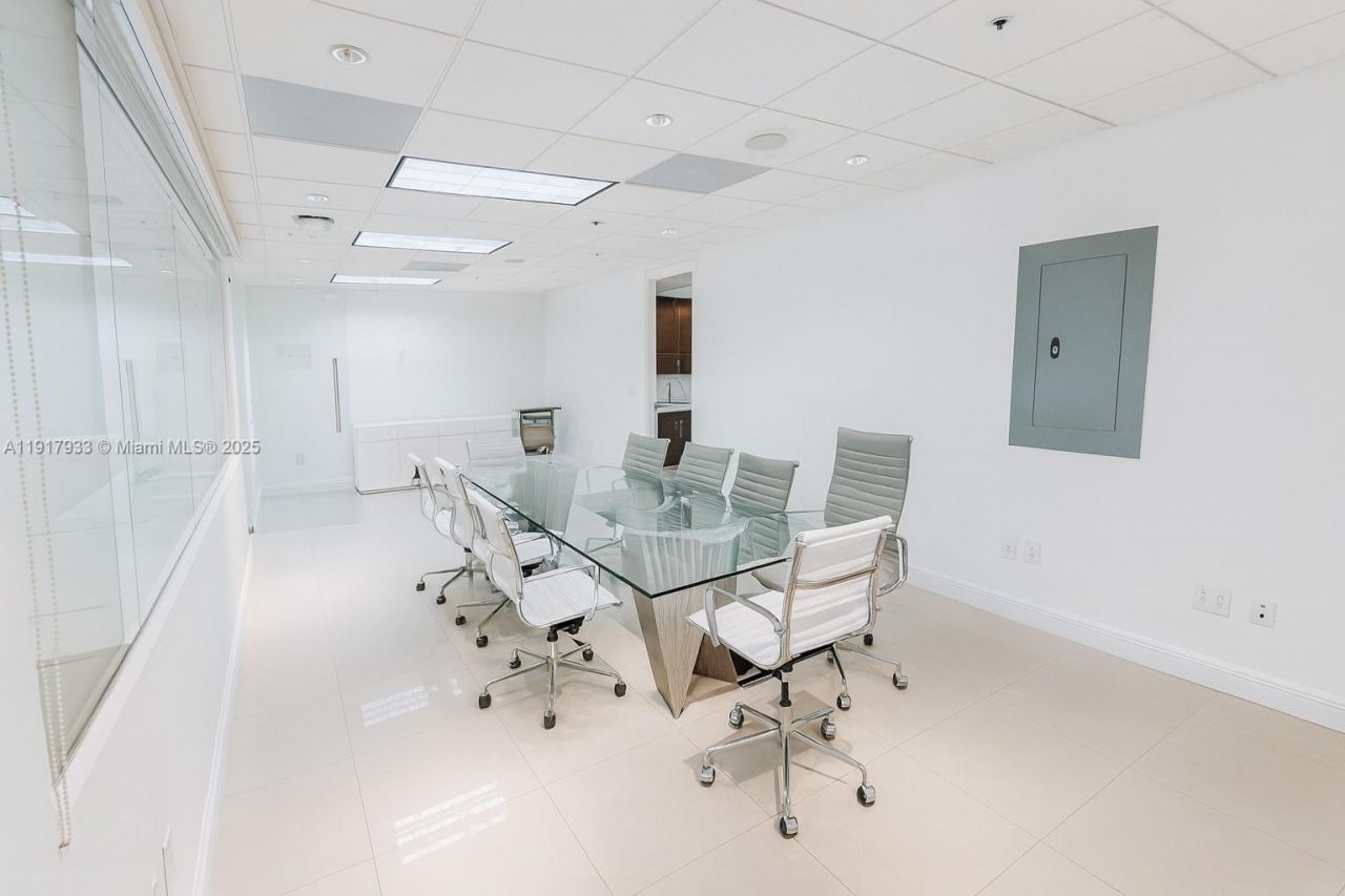 1000 5th St, Unit 304, Miami Beach, FL 33139 Photo