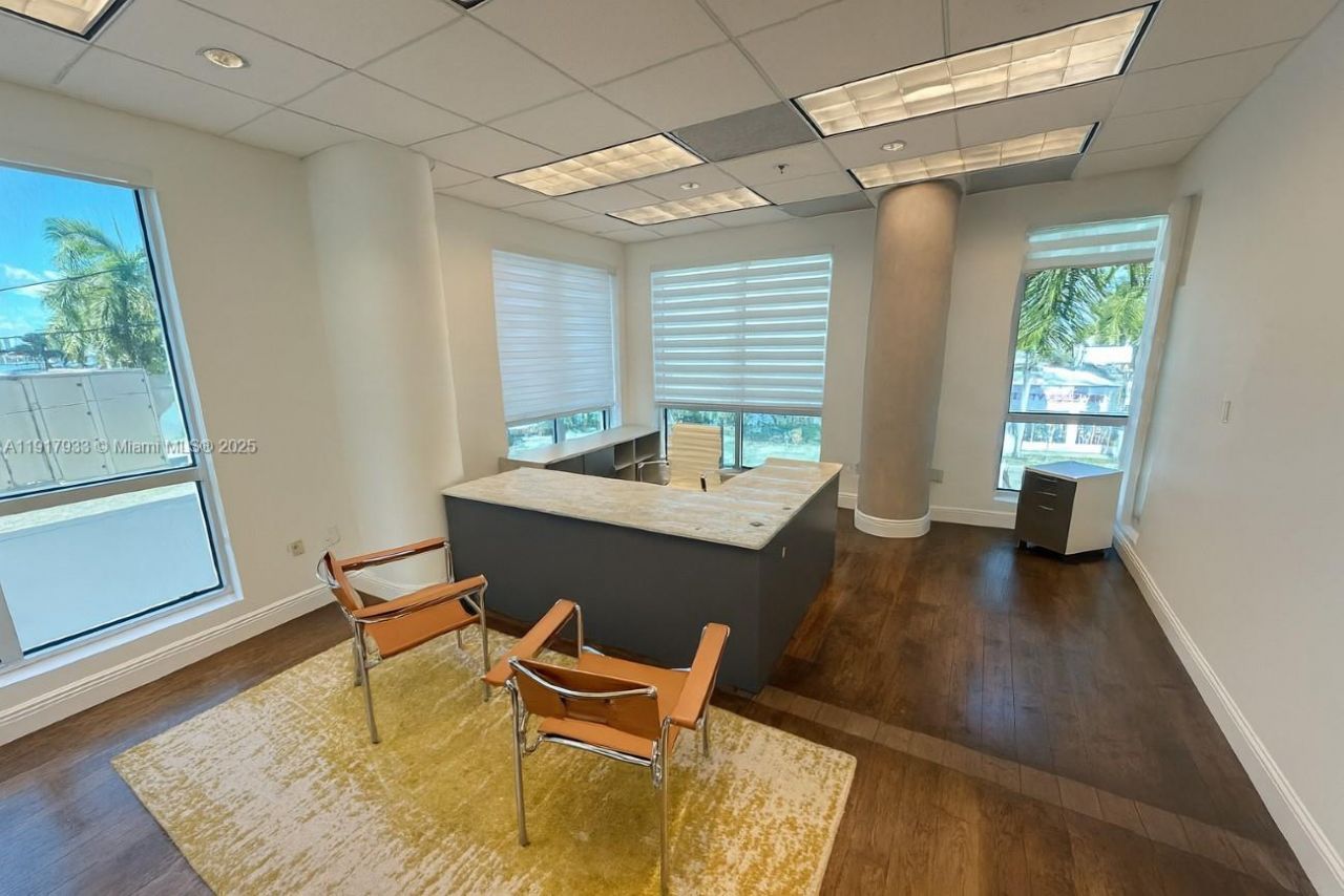 1000 5th St, Unit 304, Miami Beach, FL 33139 Photo