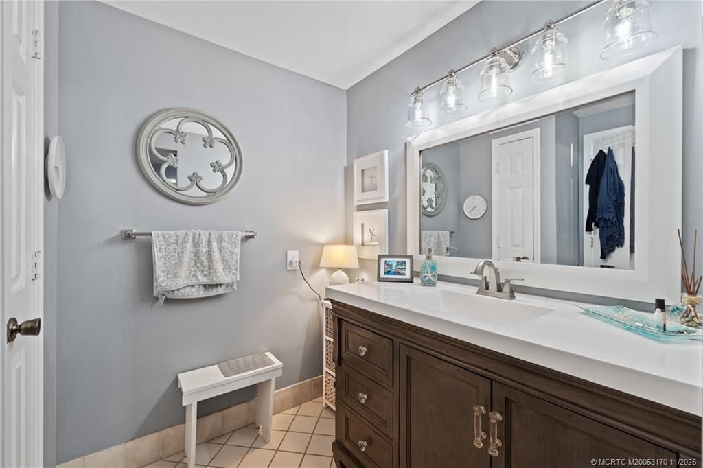 250 SE Four Winds Drive, Unit 105, Stuart, FL 34996 Photo