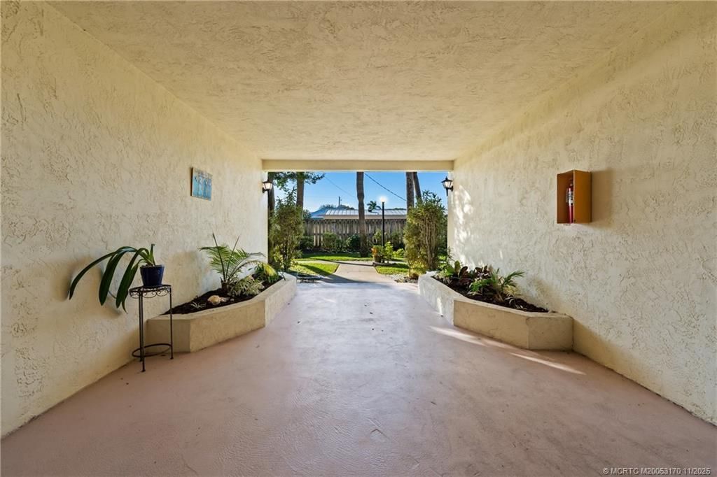 250 SE Four Winds Drive, Unit 105, Stuart, FL 34996 Photo