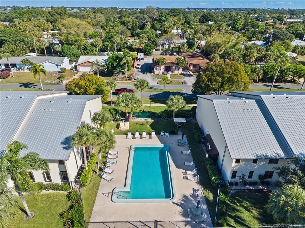 250 SE Four Winds Drive, Unit 105, Stuart, FL 34996 Photo