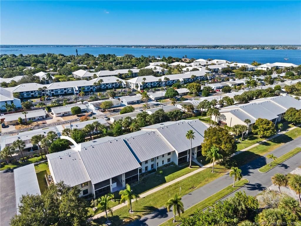 250 SE Four Winds Drive, Unit 105, Stuart, FL 34996 Photo