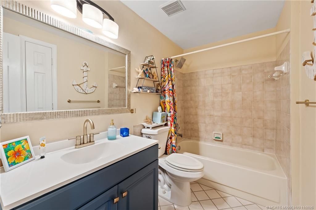 250 SE Four Winds Drive, Unit 105, Stuart, FL 34996 Photo