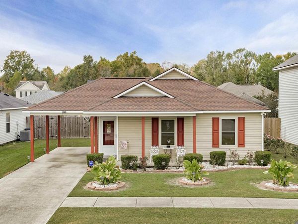 1033 S Darla Ave, Gonzales, LA 70737