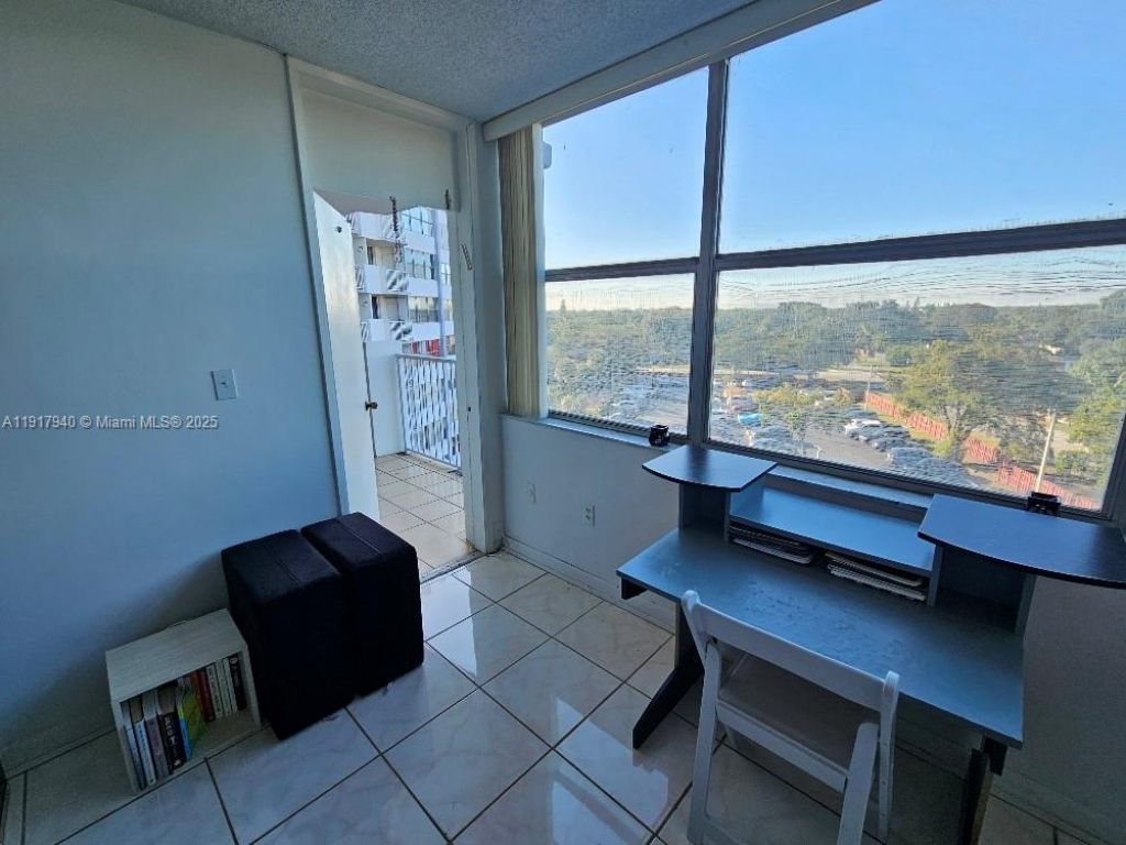 1200 NE Miami Gardens Dr, Unit 605W, Miami, FL 33179 Photo