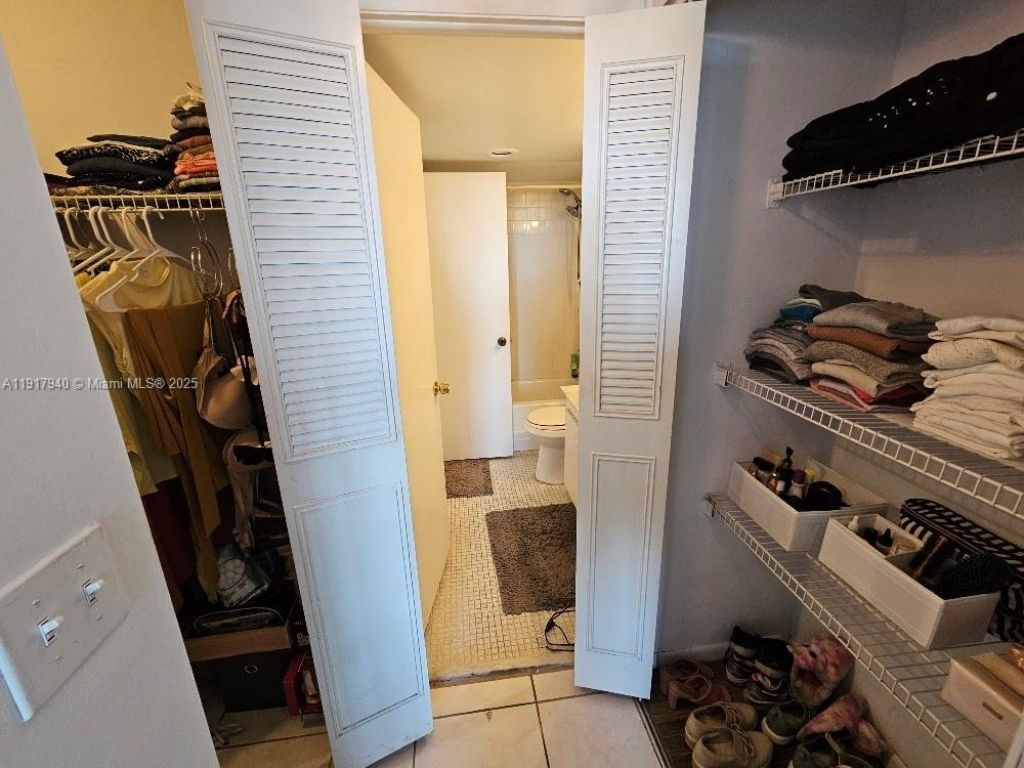 1200 NE Miami Gardens Dr, Unit 605W, Miami, FL 33179 Photo