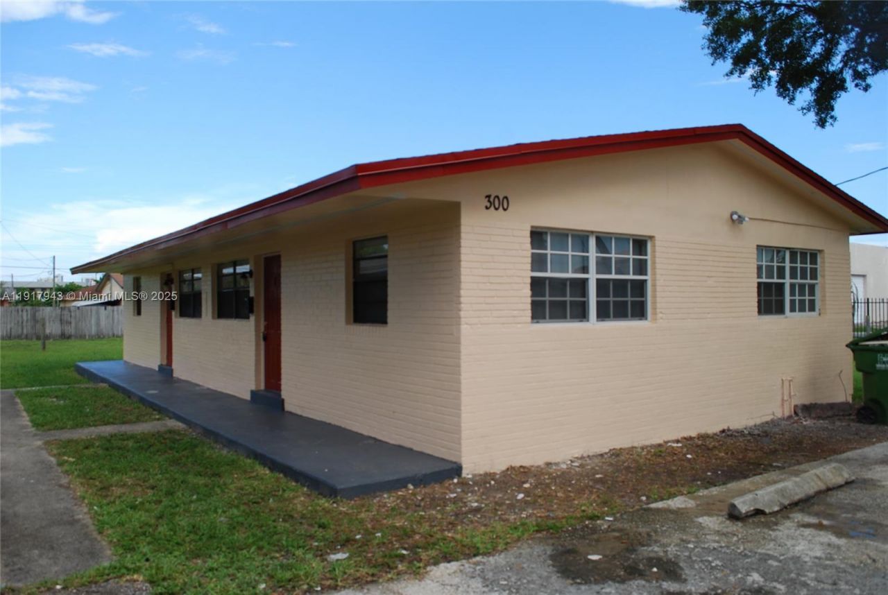 300 NW 5th Ter, Unit 1, Hallandale Beach, FL 33009 Photo