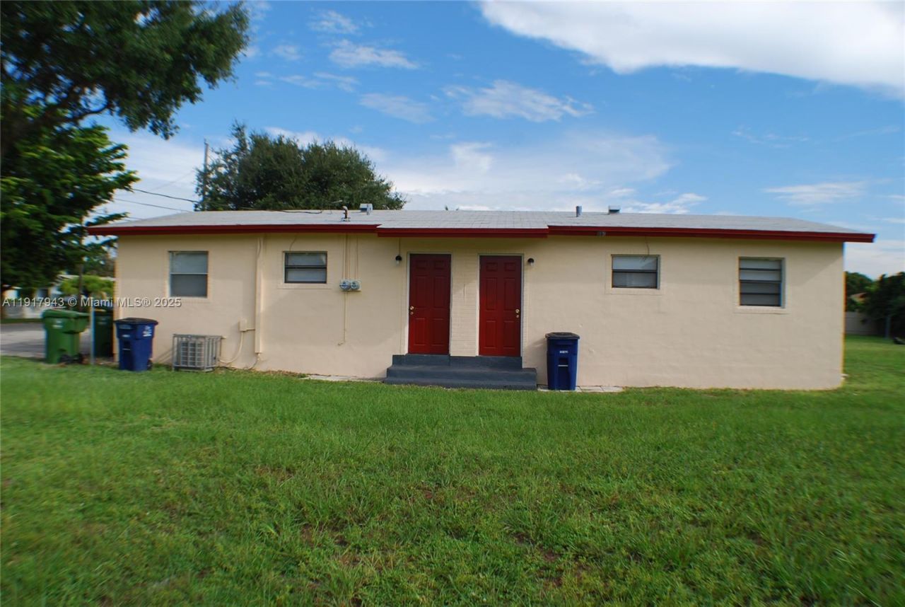 300 NW 5th Ter, Unit 1, Hallandale Beach, FL 33009 Photo