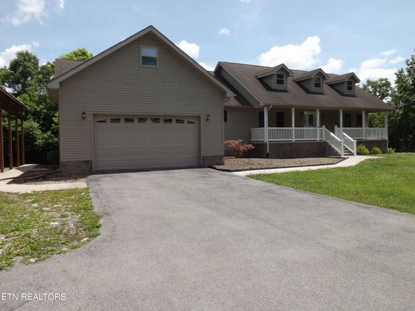 140 LANCASTER St, Harrogate, TN 37752