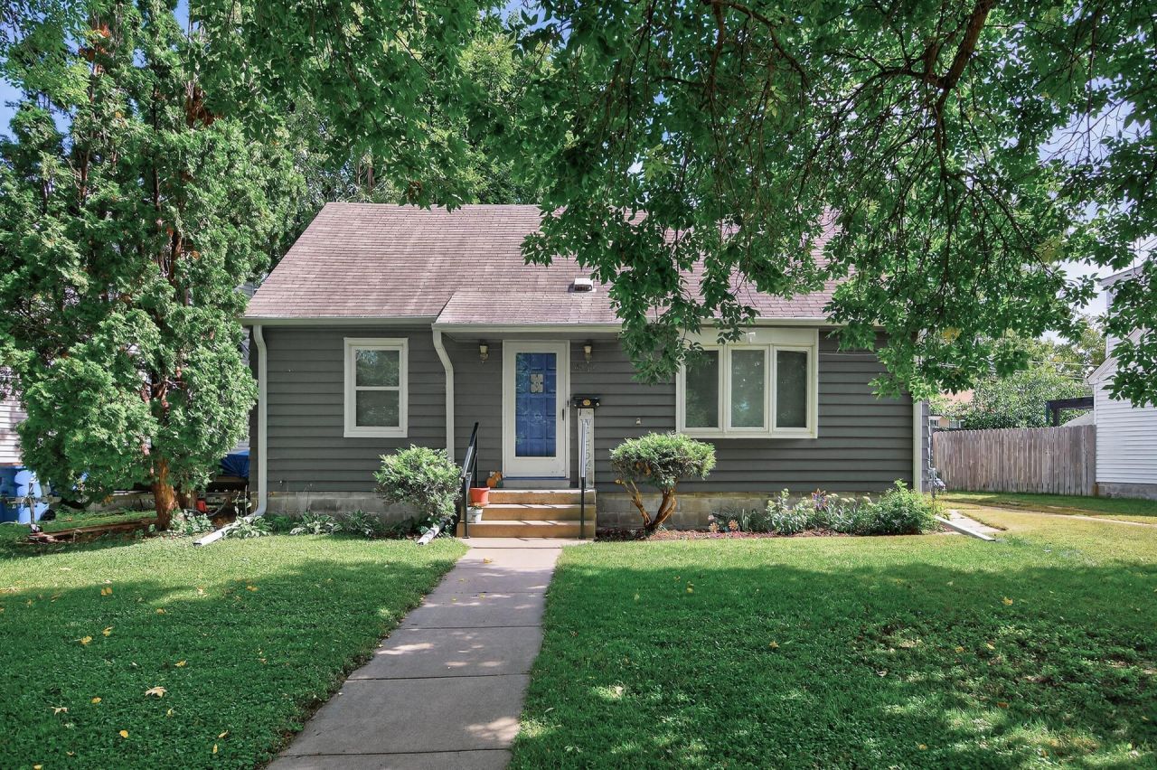 4232 Halifax Avenue N, Robbinsdale, MN 55422 Main Photo