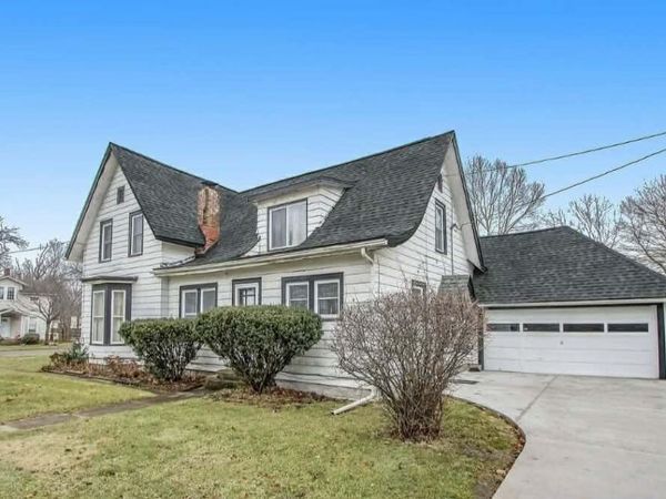 522 Walnut Street, Three Rivers, MI 49093
