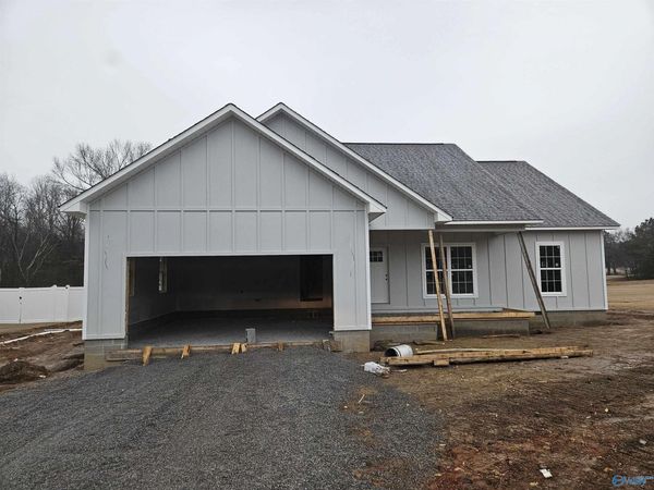 5989 County Road 33, Hollywood, AL 35752