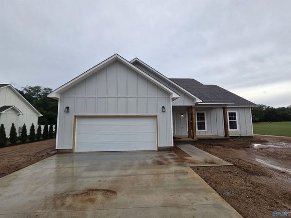 5989 County Road 33, Hollywood, AL 35752