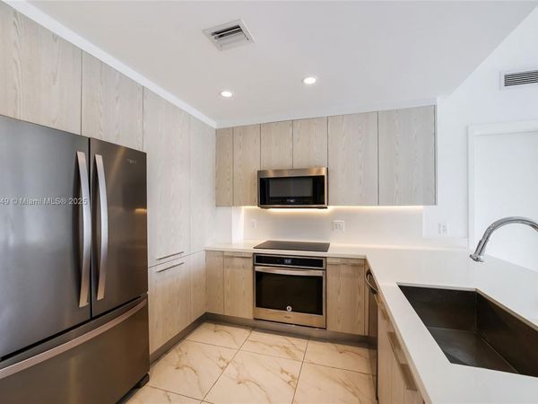 2000 Metropica Way, Unit 306, Sunrise, FL 33323