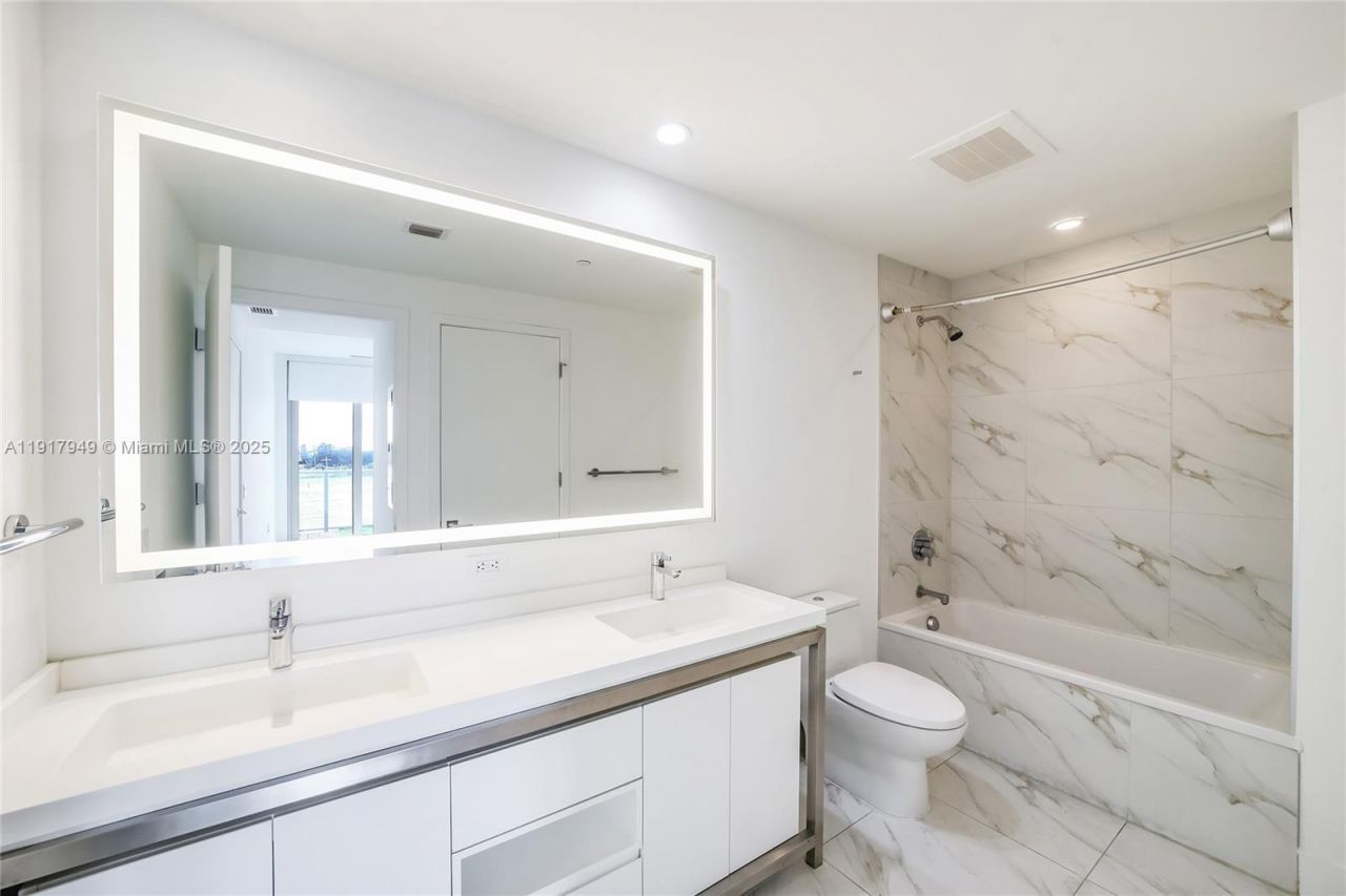 2000 Metropica Way, Unit 306, Sunrise, FL 33323 Photo