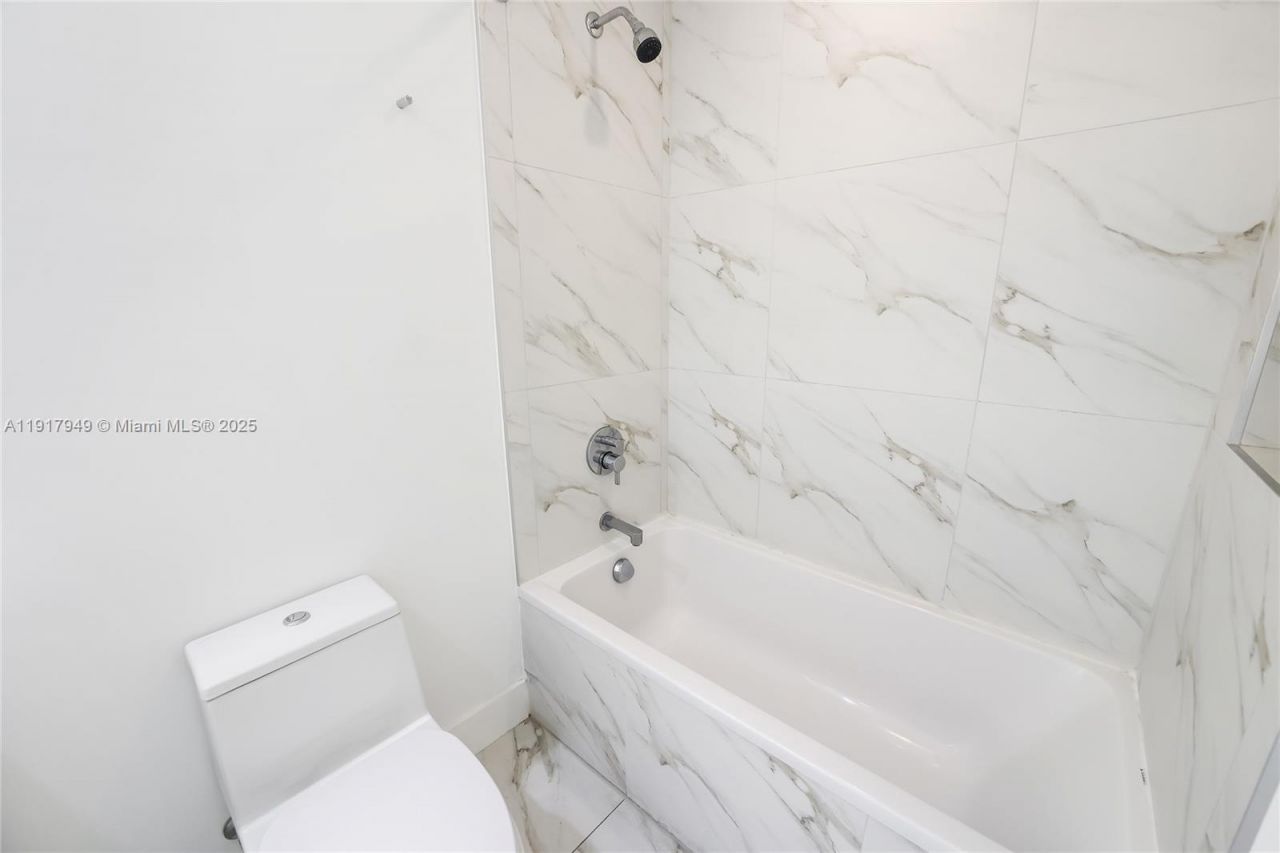 2000 Metropica Way, Unit 306, Sunrise, FL 33323 Photo