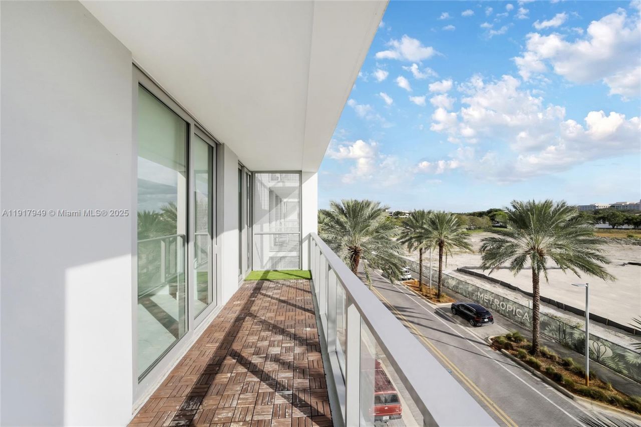 2000 Metropica Way, Unit 306, Sunrise, FL 33323 Photo