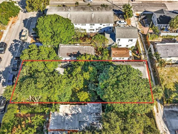 424 N J St, Lake Worth, FL 33460