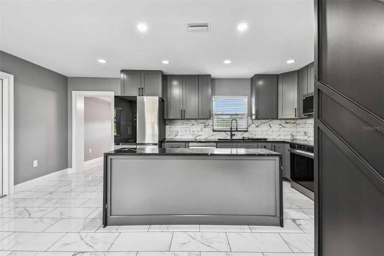 1811 Marilyn Avenue, Bradenton, FL 34207 Photo