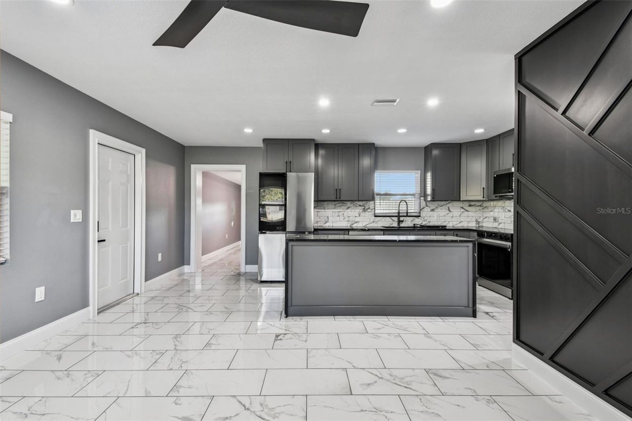 1811 Marilyn Avenue, Bradenton, FL 34207 Photo