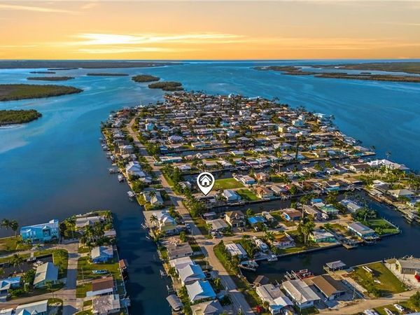 2631 Bayshore DR, MATLACHA, FL 33993