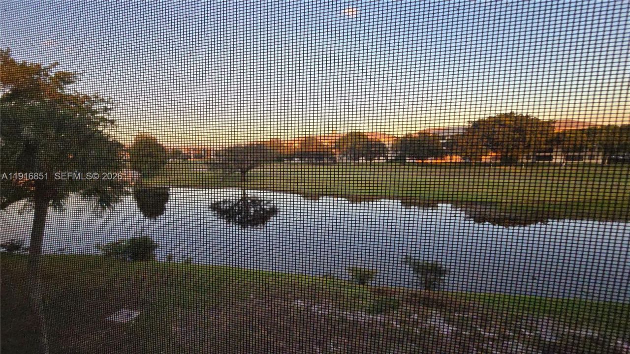 9230 Lagoon Pl, Unit 310, Davie, FL 33324 Photo