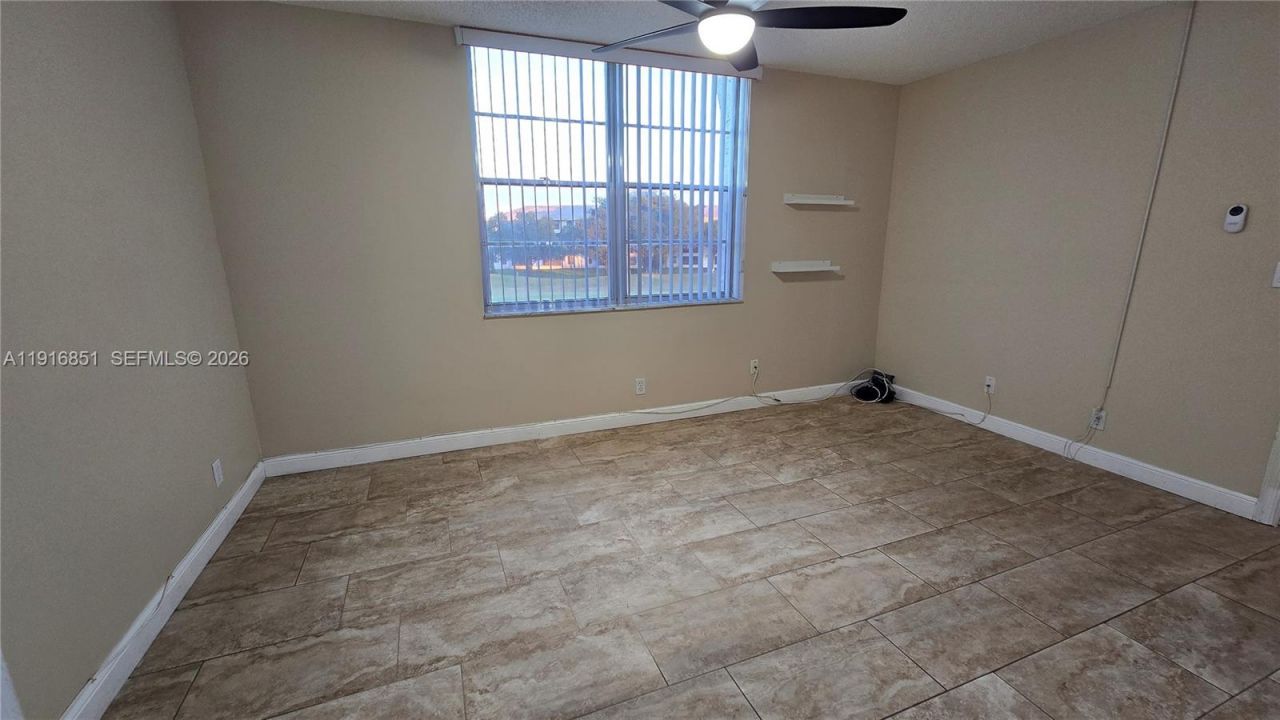 9230 Lagoon Pl, Unit 310, Davie, FL 33324 Photo