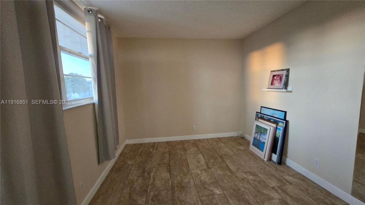 9230 Lagoon Pl, Unit 310, Davie, FL 33324 Photo