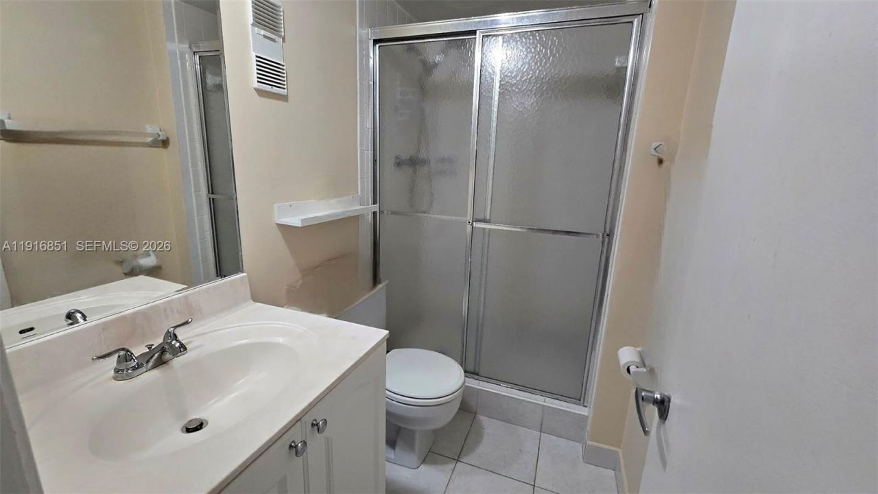 9230 Lagoon Pl, Unit 310, Davie, FL 33324 Photo