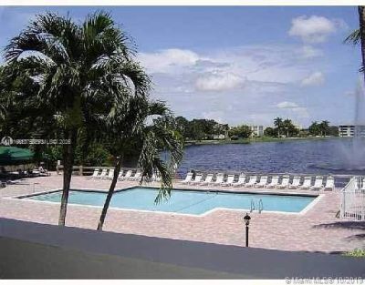 9230 Lagoon Pl, Unit 310, Davie, FL 33324 Photo