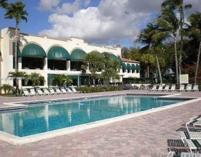 9230 Lagoon Pl, Unit 310, Davie, FL 33324 Photo