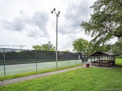 9230 Lagoon Pl, Unit 310, Davie, FL 33324 Photo