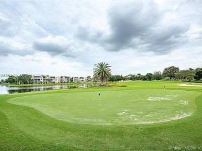 9230 Lagoon Pl, Unit 310, Davie, FL 33324 Photo