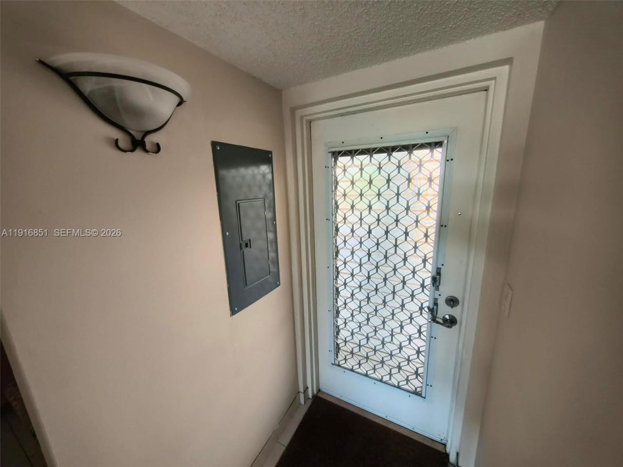 9230 Lagoon Pl, Unit 310, Davie, FL 33324 Photo