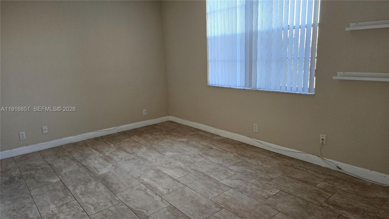 9230 Lagoon Pl, Unit 310, Davie, FL 33324 Photo