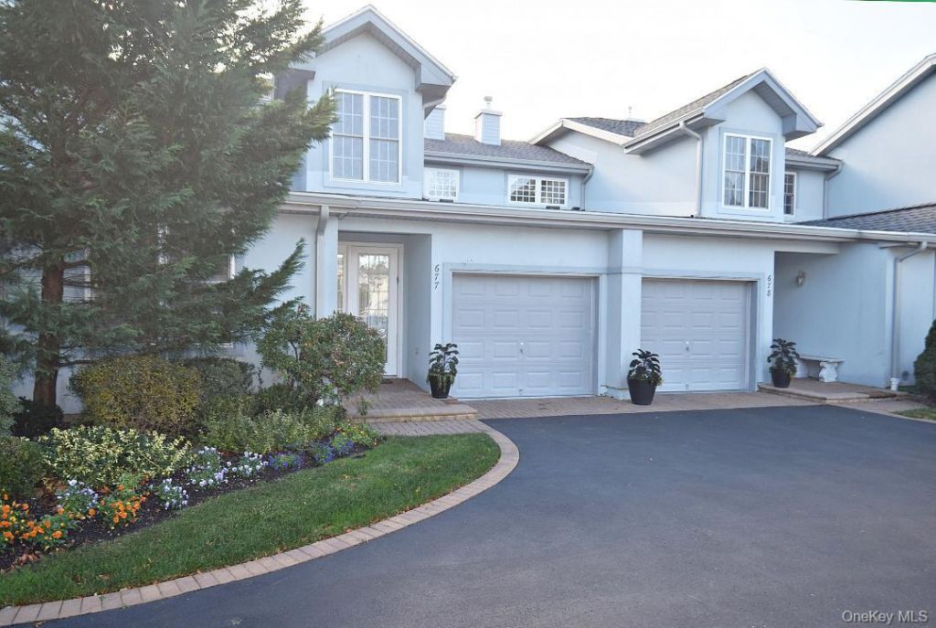 677 Balfour Place, Melville, NY 11747 Main Photo