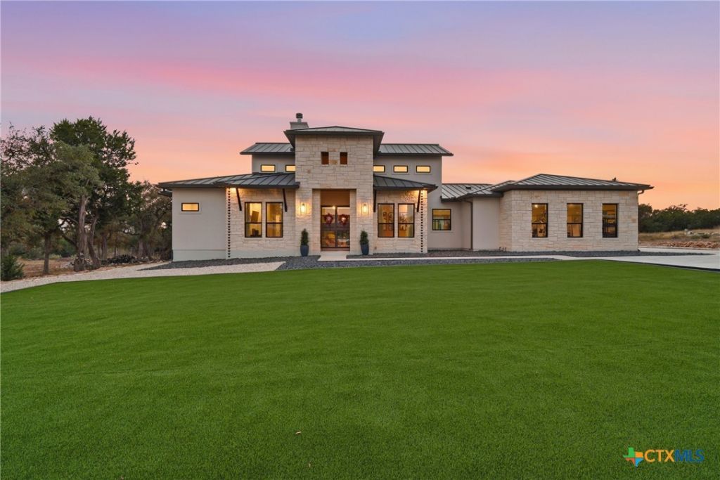 5721 Dry Comal Drive, New Braunfels, TX 78132 Main Photo