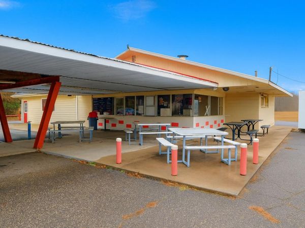 28102 M 152, Dowagiac, MI 49047