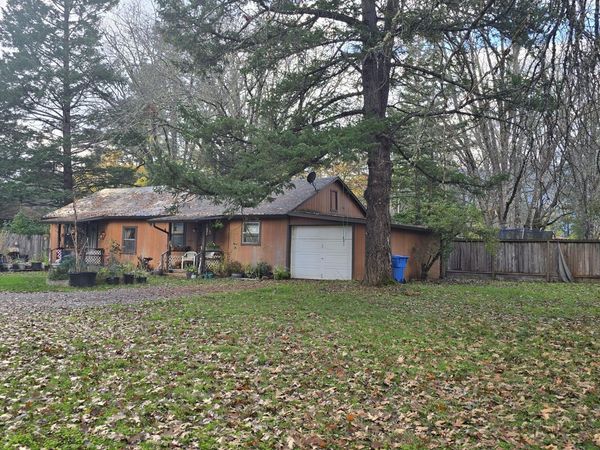 228 W River Street, Cave Junction, OR 97523