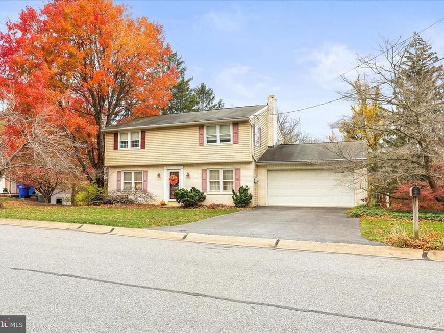 114 Lexington Road, York, PA 17402 Main Photo