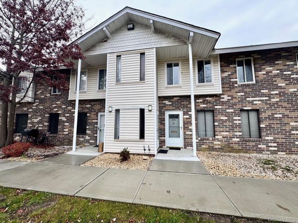 30 Kiowa Court, Unit K30, Coram, NY 11727