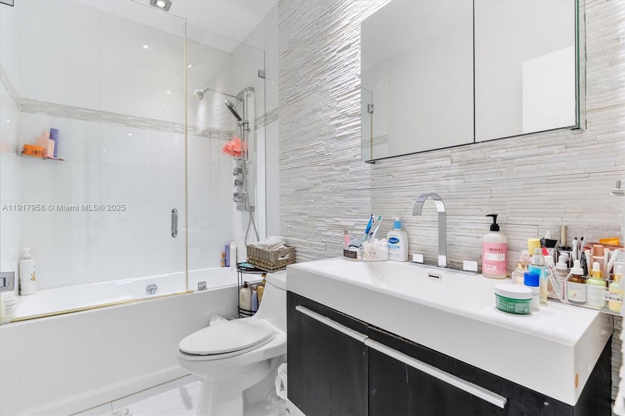 10275 Collins Ave, Unit 1523, Bal Harbour, FL 33154 Photo