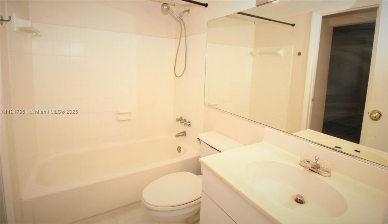 1251 NE 108th St, Unit 312, North Miami, FL 33161 Photo